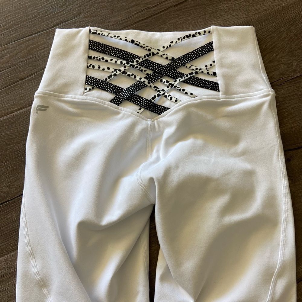 Fabletics White Powerhold High-Wasted 7/8 Leggings - Picture 2 of 3